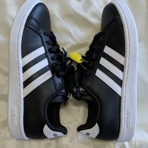 New with tags Addidas cloudfoam sneakers